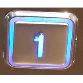 1, quadratischer Taster,erhaben, blau, Rand beleuchtet, Symbol beleuchtet